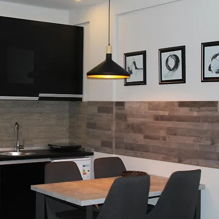 Lux Milmari Reko Premier 14 Apartment *