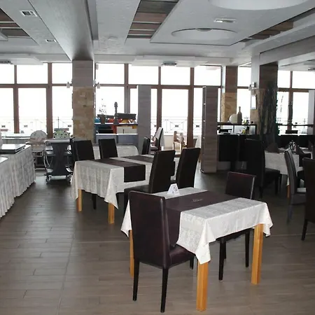 Lux Milmari Reko Premier 14 *